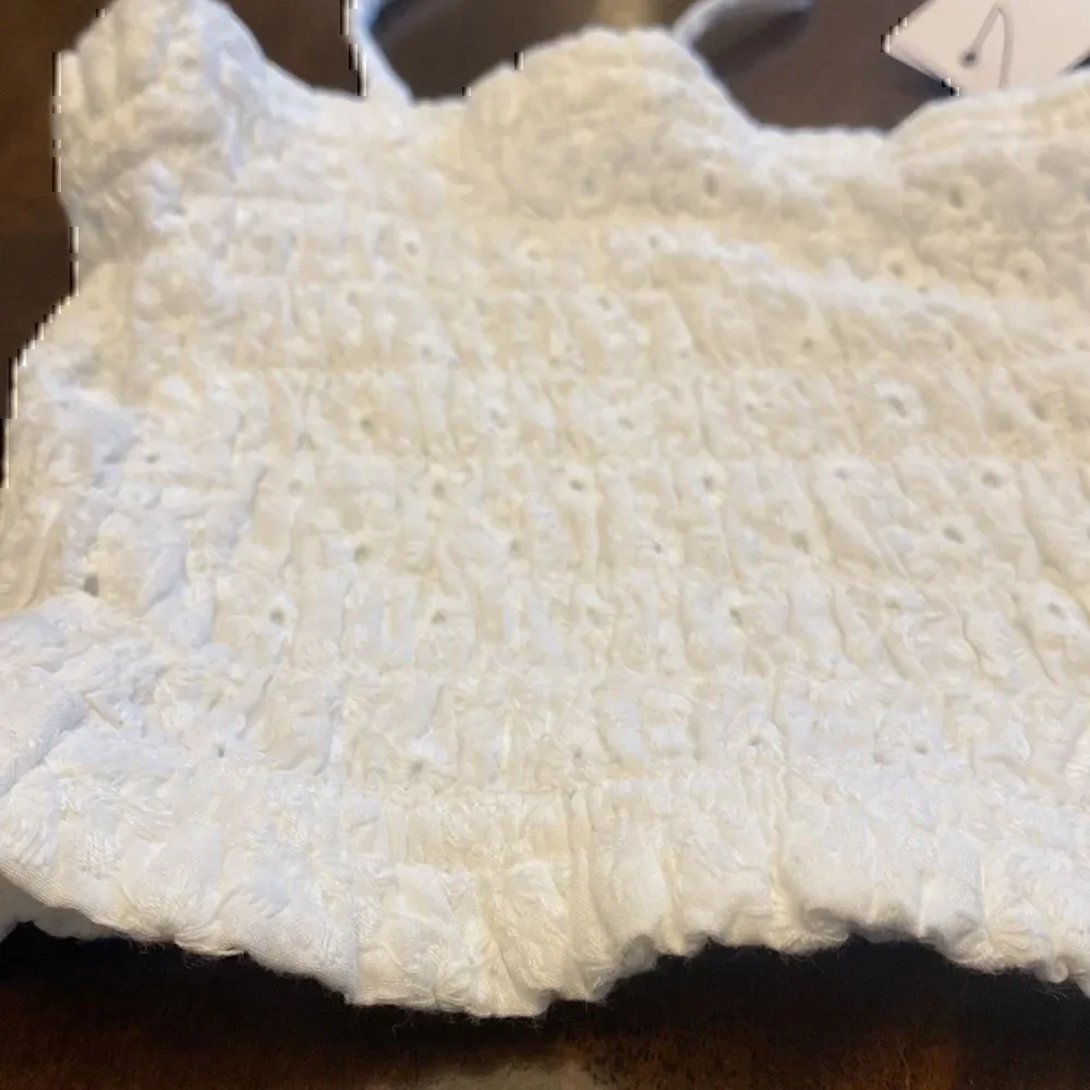 NWT Topshop White Eyelet Smocked Crop Top with Tie Straps - Picture 3 of 5